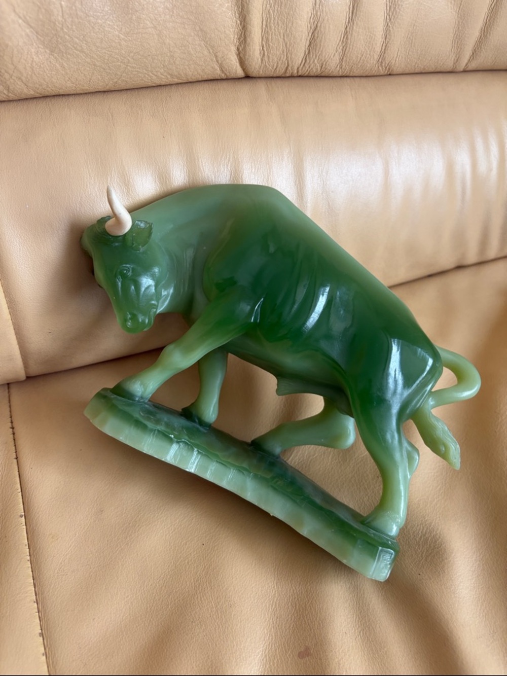 Natural Jade bull
